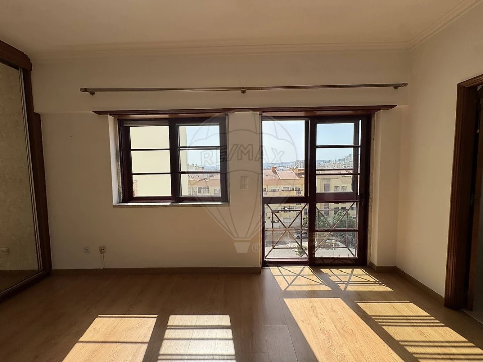 Apartamento T3 para Venda em Odivelas Foto 19
