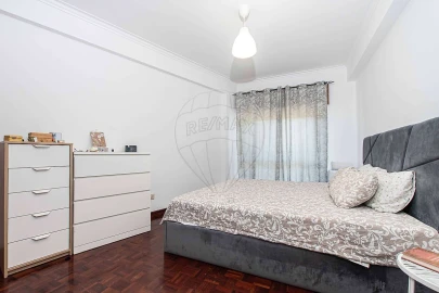Apartamento T1 para Venda em Queluz e Belas