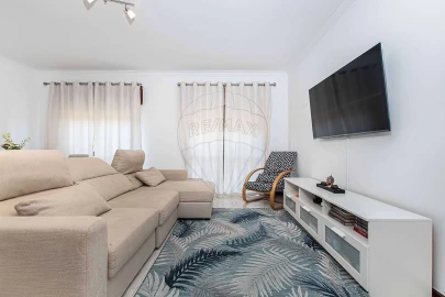 Apartamento T1 para Venda em Queluz e Belas