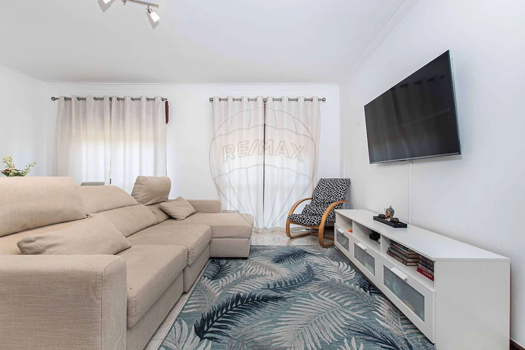 Apartamento T1 para Venda em Queluz e Belas Foto 11