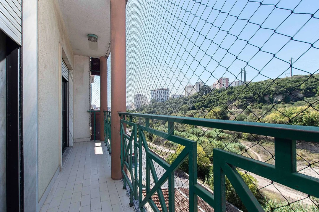 Apartamento T1 para Venda em Queluz e Belas Foto 14