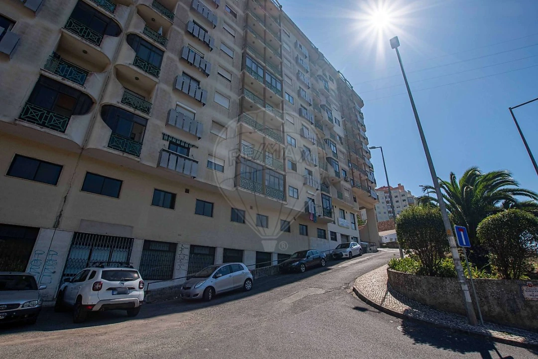 Apartamento T1 para Venda em Queluz e Belas Foto 5
