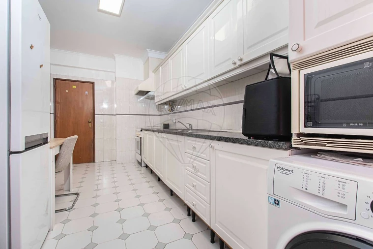Apartamento T1 para Venda em Queluz e Belas Foto 19