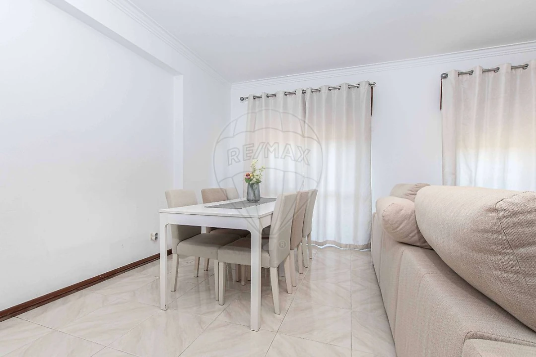 Apartamento T1 para Venda em Queluz e Belas Foto 9