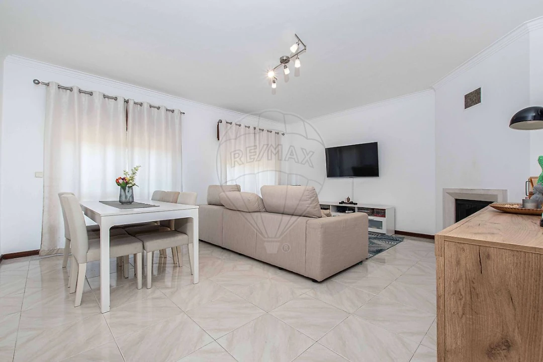 Apartamento T1 para Venda em Queluz e Belas Foto 10