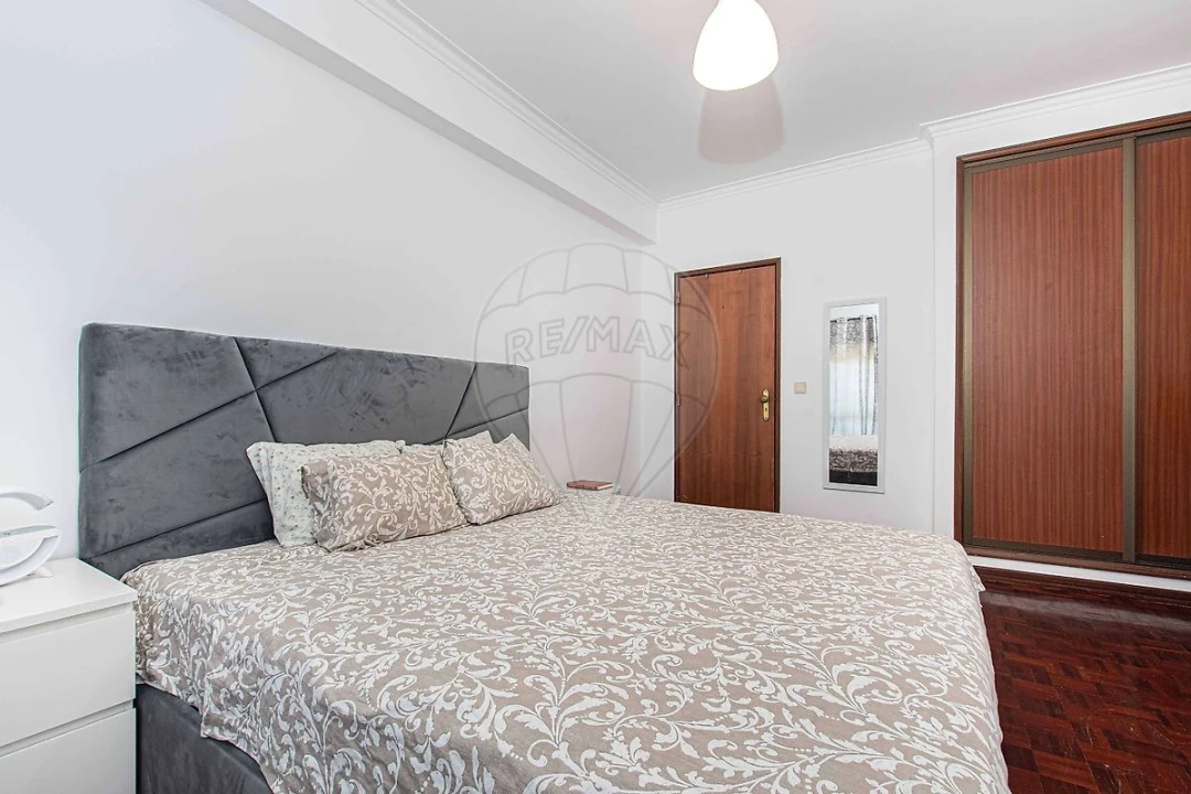 Apartamento T1 para Venda em Queluz e Belas Foto 6
