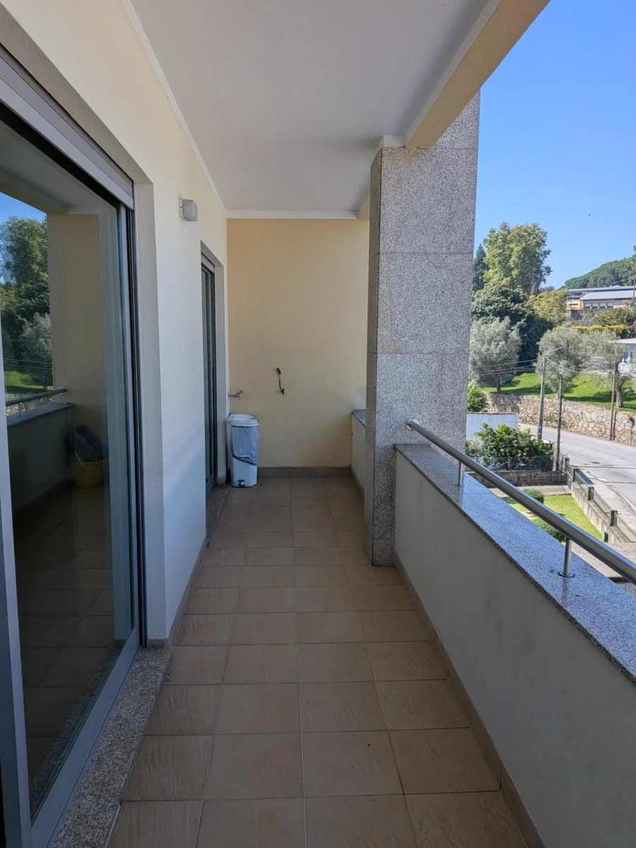 Apartamento para Venda em Gualtar Foto 24