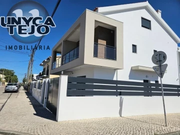 Moradia T4 para Venda em Quinta do Conde