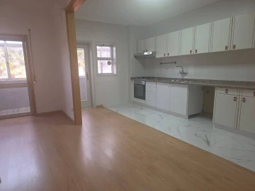 Apartamento T3 para Venda em Santa Maria da Feira, Travanca, Sanfins e Espargo