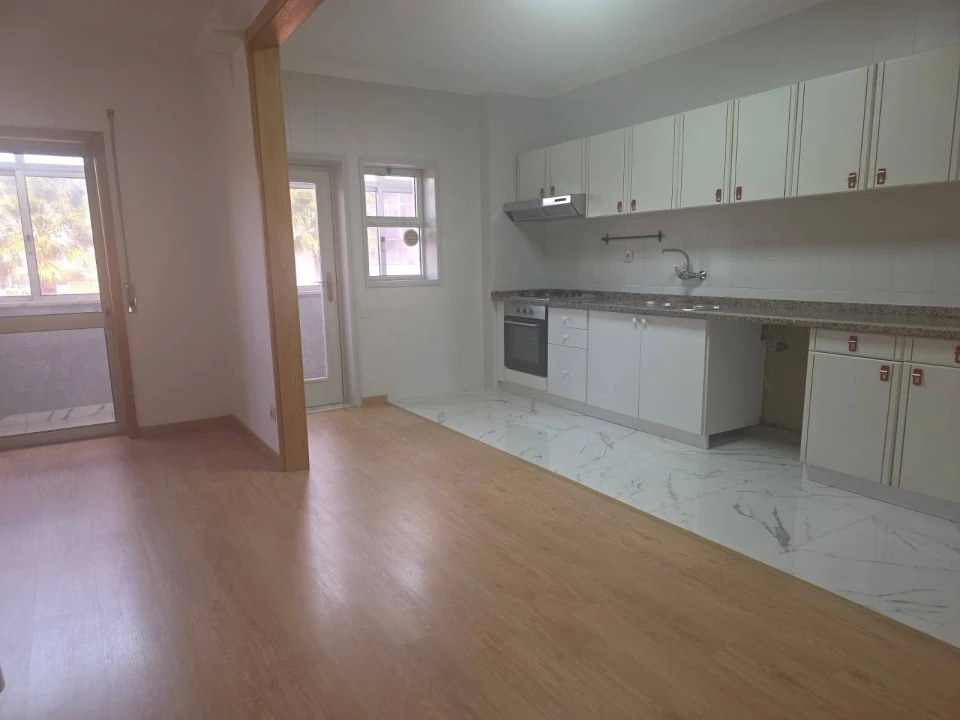 Apartamento T3 para Venda em Santa Maria da Feira, Travanca, Sanfins e Espargo Foto 1