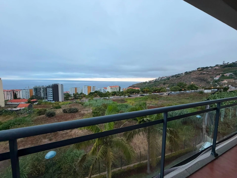 Apartamento T2 para Venda em São Martinho Foto 1