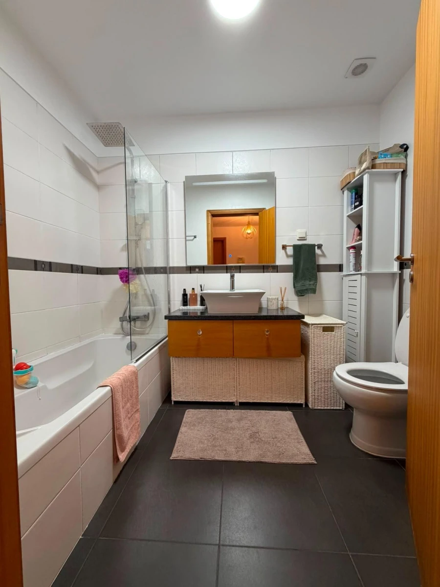 Apartamento T2 para Venda em São Martinho Foto 13