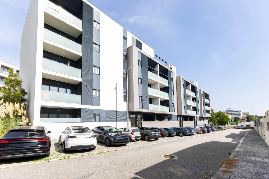 Apartamento T2 para Venda em Cidade da Maia Foto 3