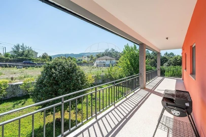 Moradia T3 para Venda em Arosa e Castelões