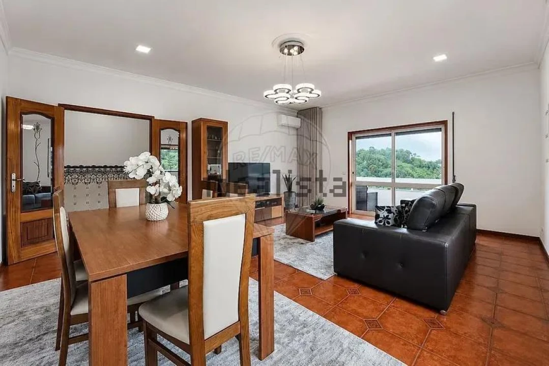Apartamento T3 para Venda em Pombeiro de Ribavizela Foto 2