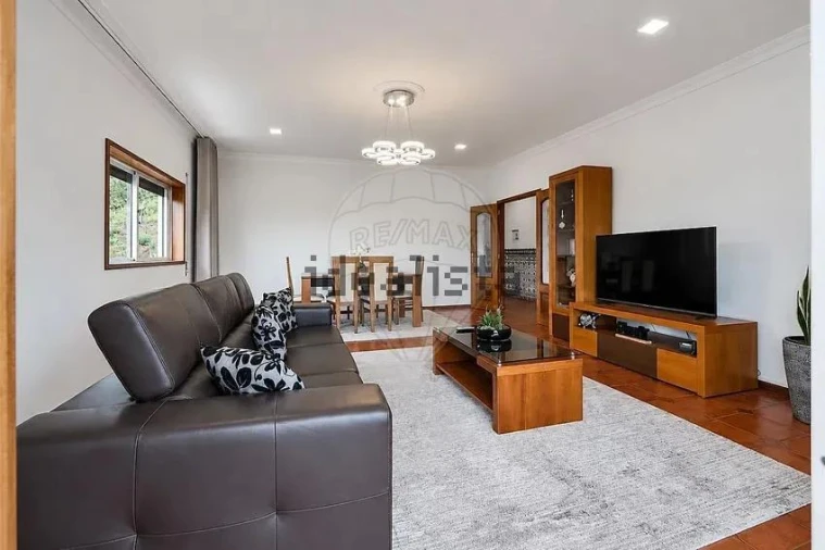 Apartamento T3 para Venda em Pombeiro de Ribavizela Foto 3