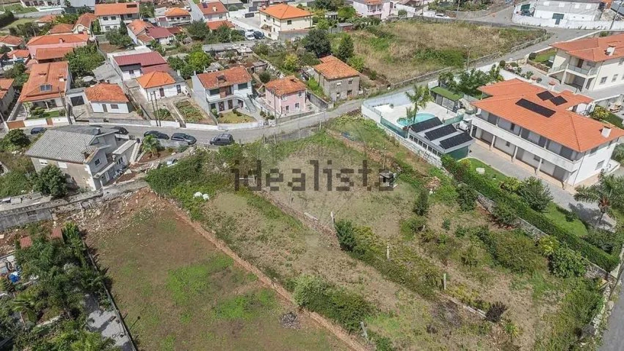 Terreno para Venda em Prazins Santo Tirso e Corvite Foto 1