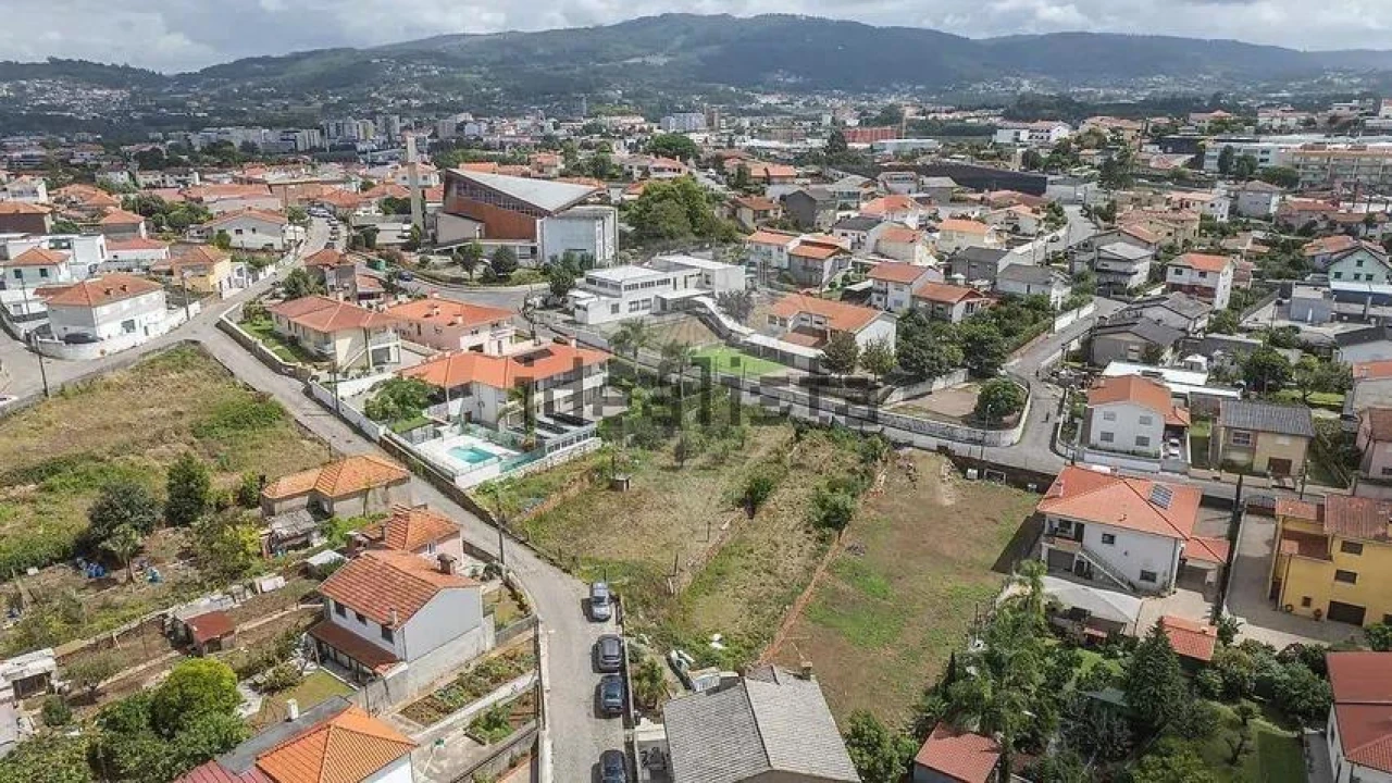 Terreno para Venda em Prazins Santo Tirso e Corvite Foto 10