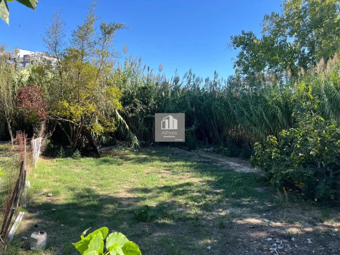 Terreno para Venda em Charneca de Caparica e Sobreda Foto 6