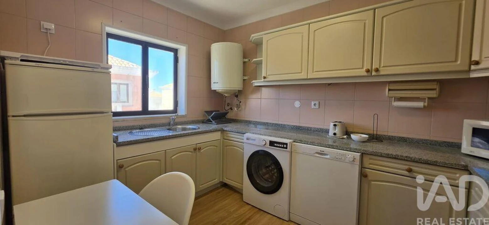 Apartamento T2 para Venda em Quarteira Foto 8