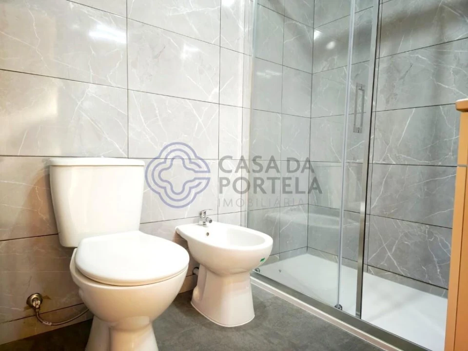 Apartamento T3 para Venda em Vilar de Andorinho Foto 16