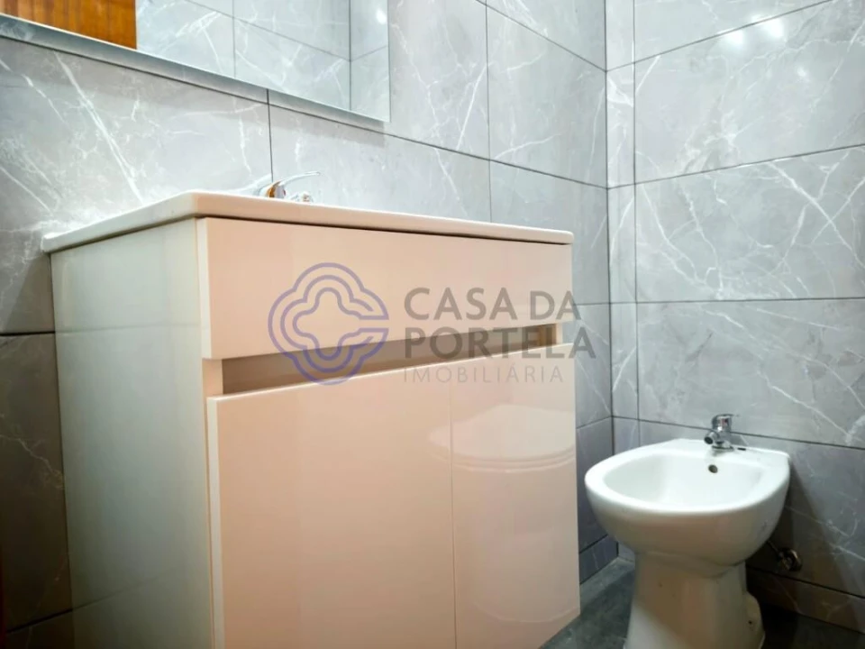 Apartamento T3 para Venda em Vilar de Andorinho Foto 25