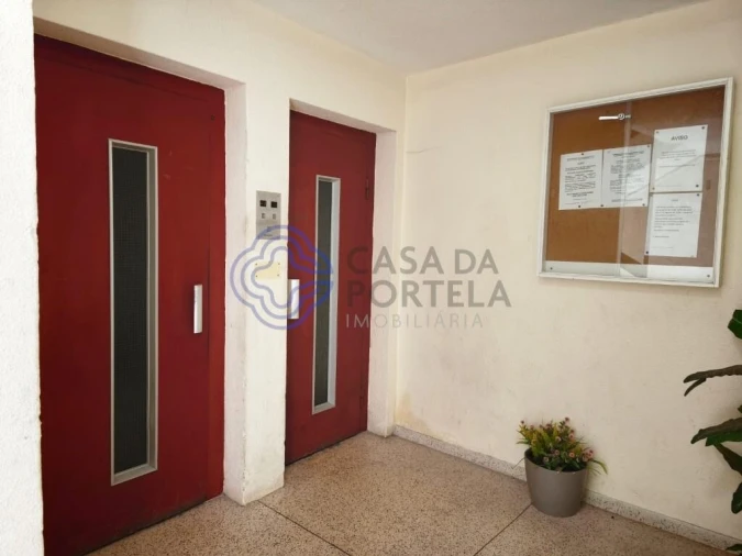 Apartamento T3 para Venda em Vilar de Andorinho Foto 3