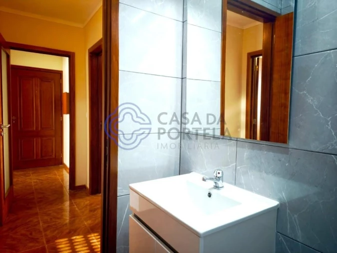 Apartamento T3 para Venda em Vilar de Andorinho Foto 26