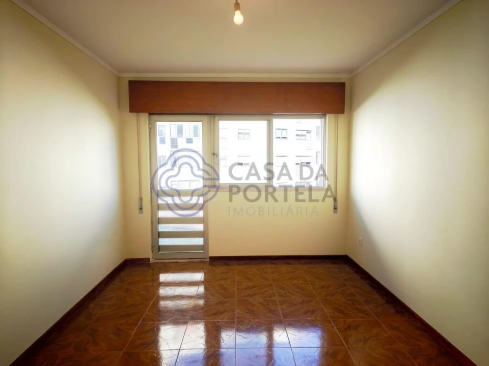 Apartamento T3 para Venda em Vilar de Andorinho Foto 13