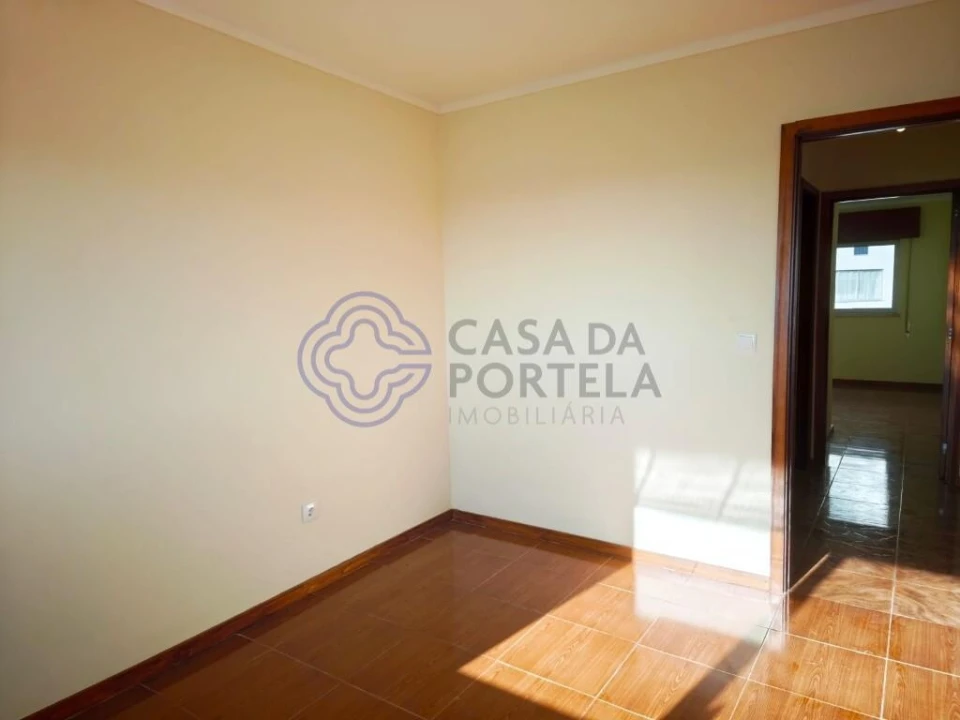 Apartamento T3 para Venda em Vilar de Andorinho Foto 15