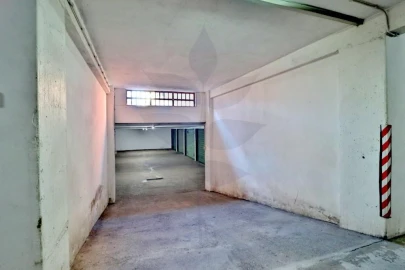 Garagem para Venda em Braga (São José de São Lázaro e São João do Souto)