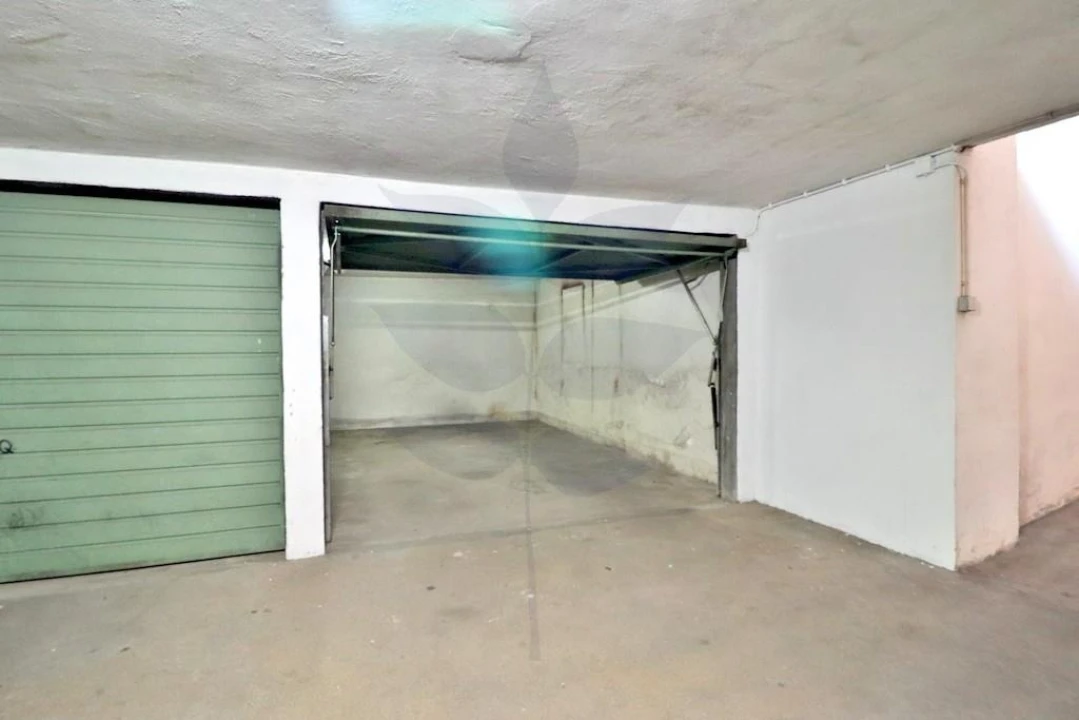 Garagem para Venda em Braga (São José de São Lázaro e São João do Souto) Foto 7