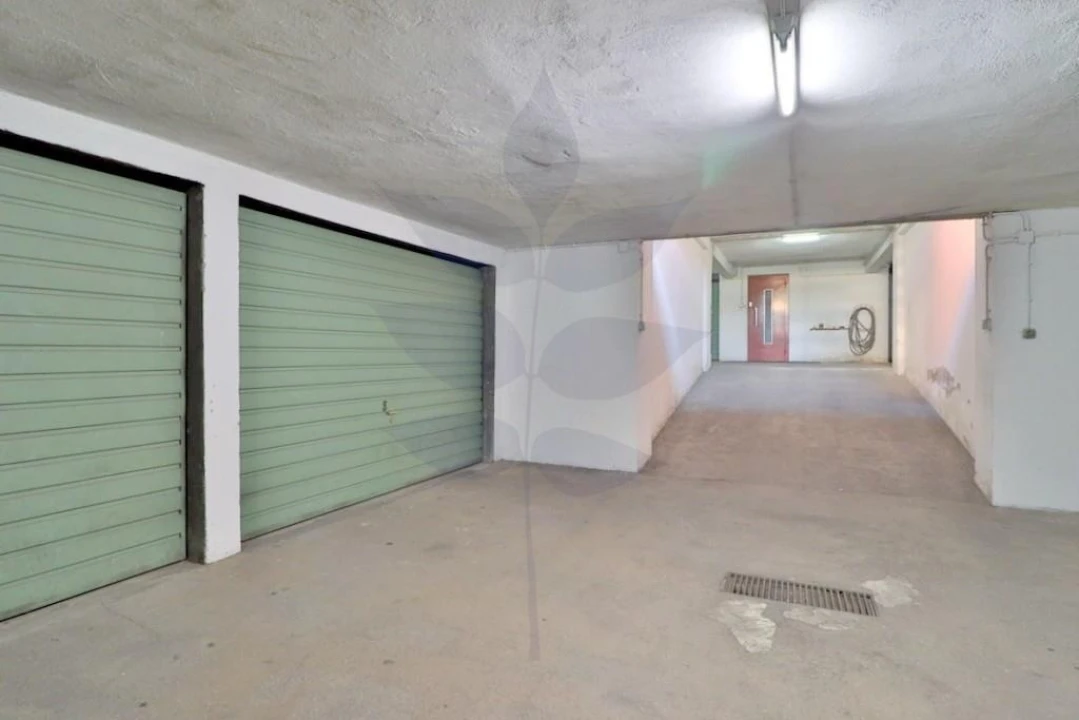 Garagem para Venda em Braga (São José de São Lázaro e São João do Souto) Foto 6