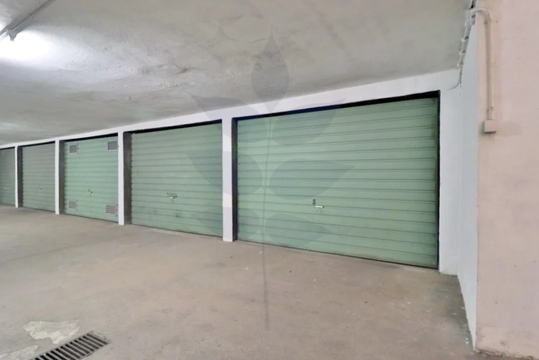 Garagem para Venda em Braga (São José de São Lázaro e São João do Souto) Foto 5