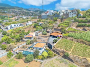 Moradia T1 para Venda em Canhas