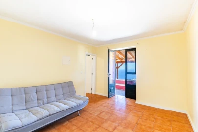 Moradia T1 para Venda em Canhas
