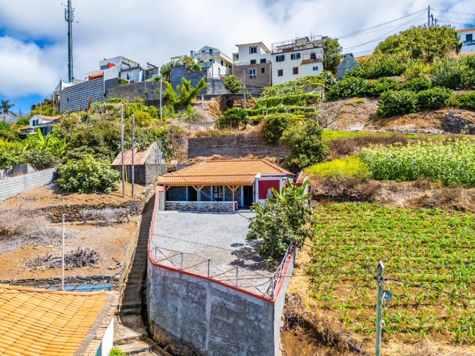 Moradia T1 para Venda em Canhas Foto 38