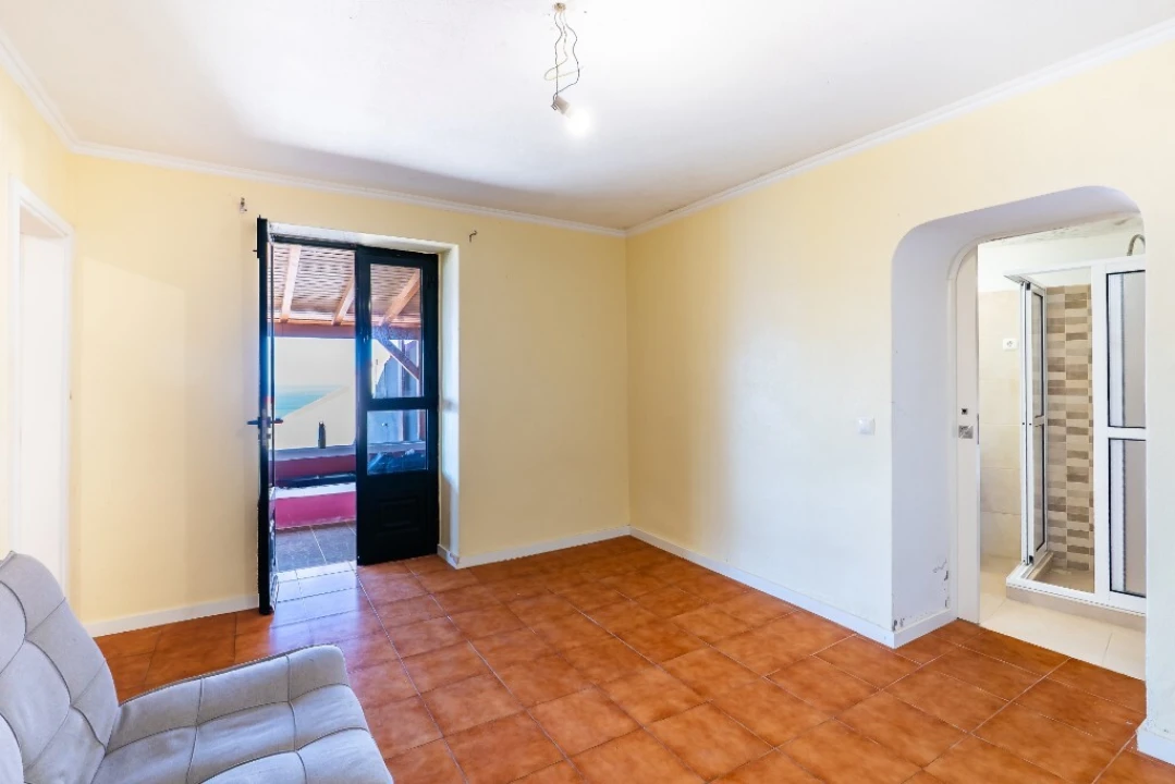 Moradia T1 para Venda em Canhas Foto 4