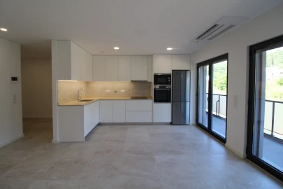 Apartamento T2 para Arrendamento em Costa