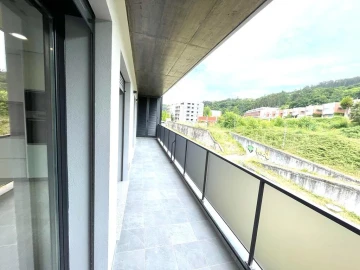 Apartamento T2 para Arrendamento em Costa