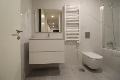 Apartamento T2 para Arrendamento em Costa