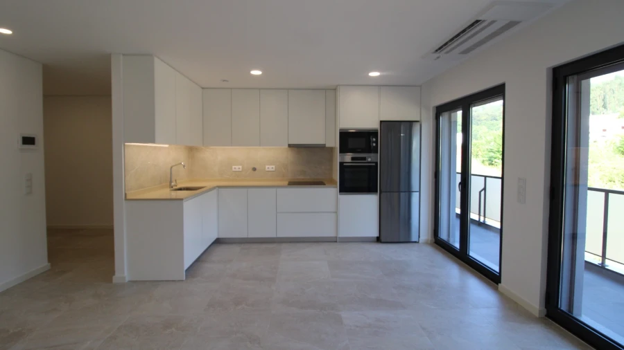 Apartamento T2 para Arrendamento em Costa