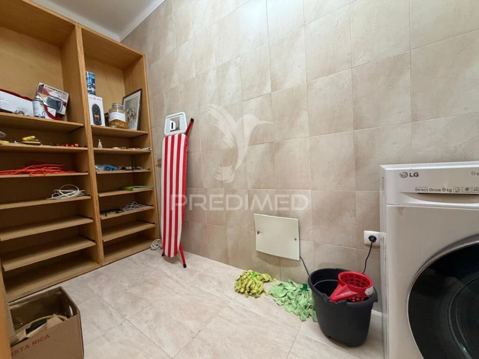 Apartamento T5 para Venda em São João Baptista Foto 8