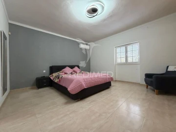 Apartamento T5 para Venda em São João Baptista