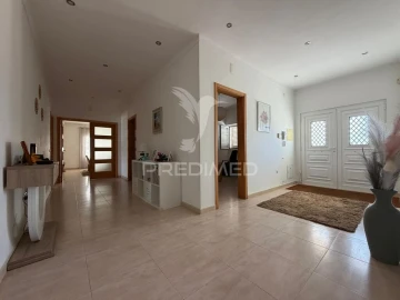 Apartamento T5 para Venda em São João Baptista