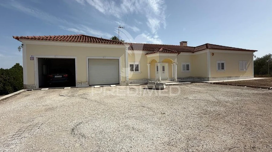 Apartamento T5 para Venda em São João Baptista