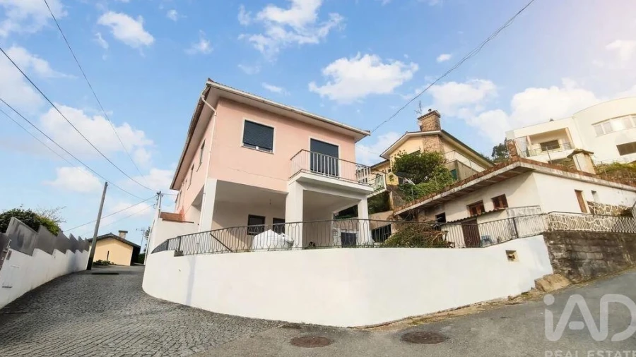 Moradia T4 para Venda em Vila Nova de Cerveira e Lovelhe