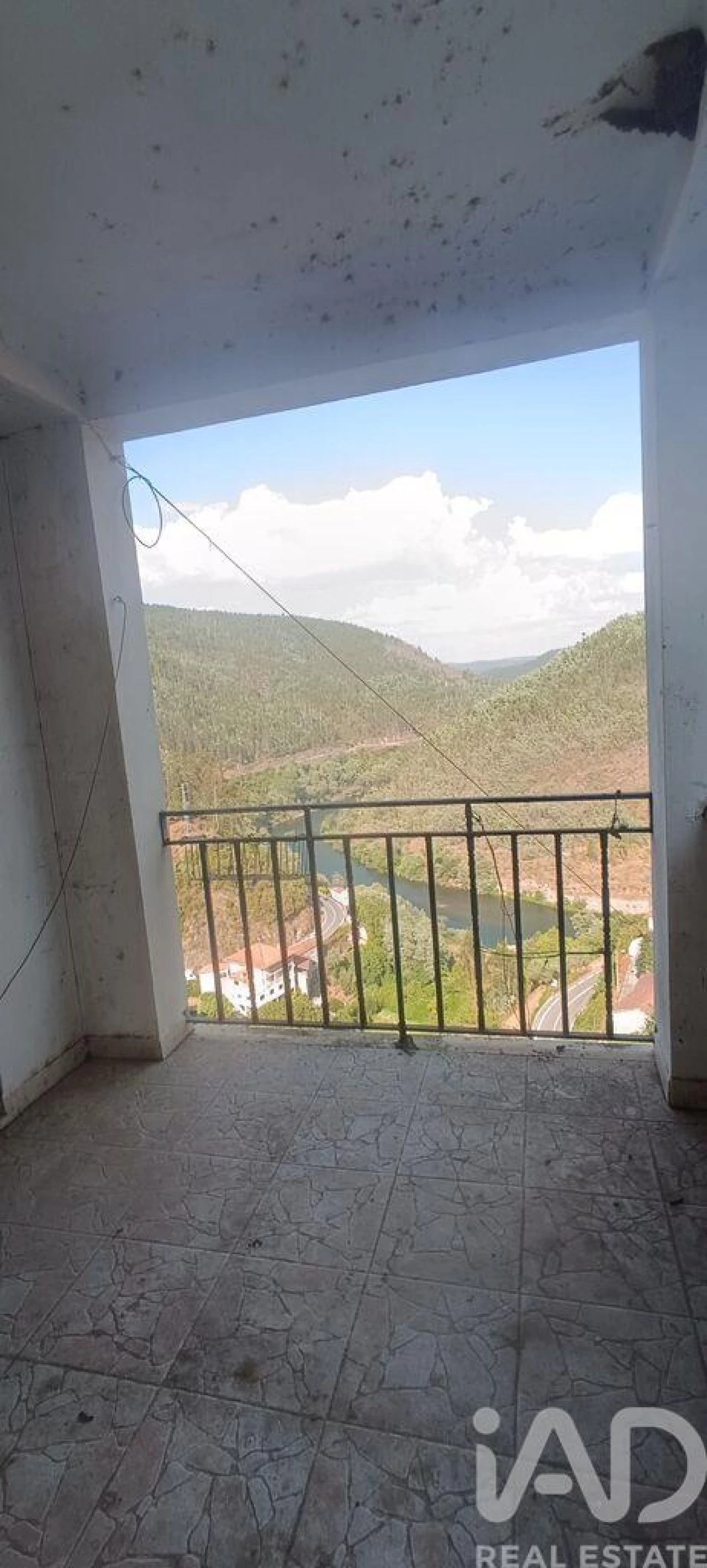 Moradia T3 para Venda em Lorvão Foto 3