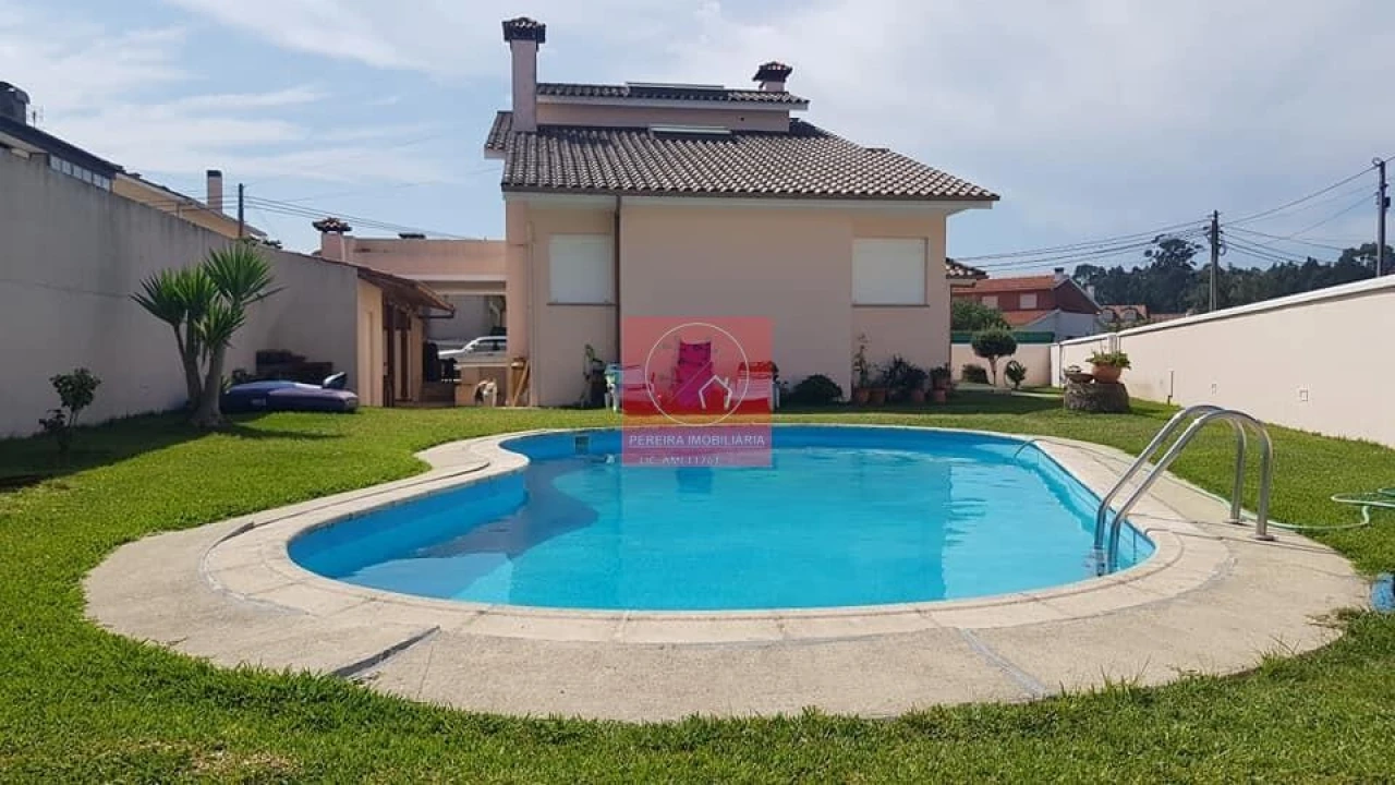 Moradia T5 para Venda em Apúlia e Fão Foto 1