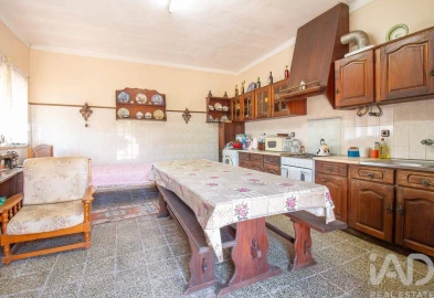Moradia T3 para Venda em Lamas e Cercal
